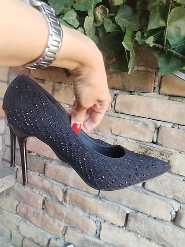 patike puma: Ženske štikle – elegantne crne salonke sa špicastim vrhom - Veličina — 1