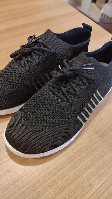 borbene patike: Crne lagane patike – broj 41 - Gornjište: prozračna pletena mrežica — 2