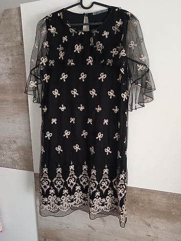Ps fashion Elegantna crna haljina sa zlatnim vezenim mašnama - Brend