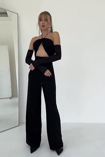 crni kompleti za zene: Elegantni ženski kombinezon bez naramenica sa halter vezivanjem oko — 2
