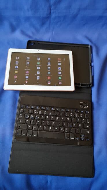 guess torba za laptop: Tablet sa maskom,blutut tastaturom, ima za 2 sim kartice, nov — 12