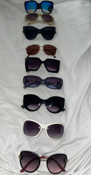 crop top c a: Sunglasses — 1