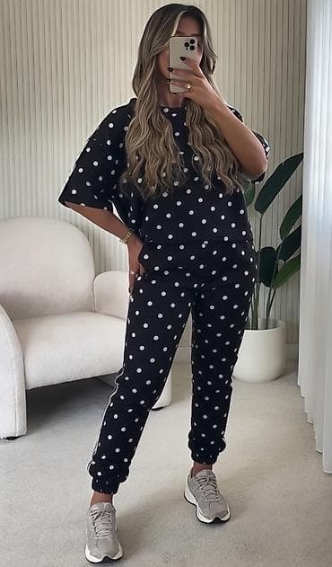 zenske helanke cena: 💫ženski komplet – majica i pantalone sa tufnama
✅3200 din — 3