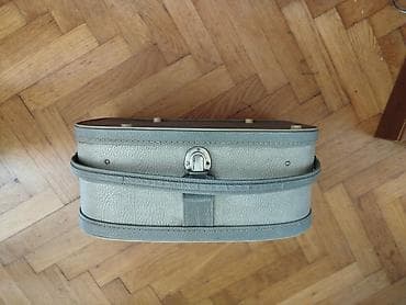 gramofon sa trubom: Stari retro gramofon u koferu vintage Radi ali potenciometri zezaju — 9