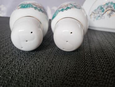 vojni set za jelo: Set nov salnik i drzac za salvete Apulum porcelan 70te.god. Nov set — 6