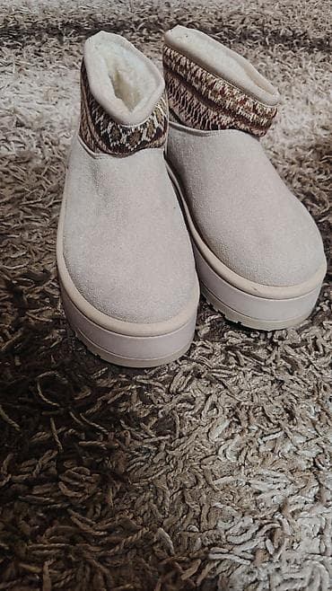 Ostala ženska obuća: Čizme, 38 — 1