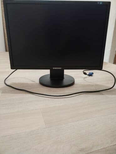 fen za kosu singer: Crni Samsung monitor modela 2243NW, pogodan za svakodnevnu upotrebu — 1