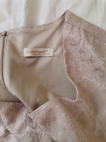 haljine elipsa cene: Bež elegantna haljina L. Kao nova, u savršenom stanju. Piše da je — 4