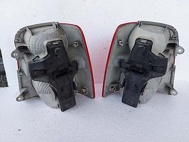 skuter do 200e: 5.STOP SVETLA ZA VOLKSWAGEN TOURAN ZA 2008. GOD. - 1T0 945 257 D | — 2