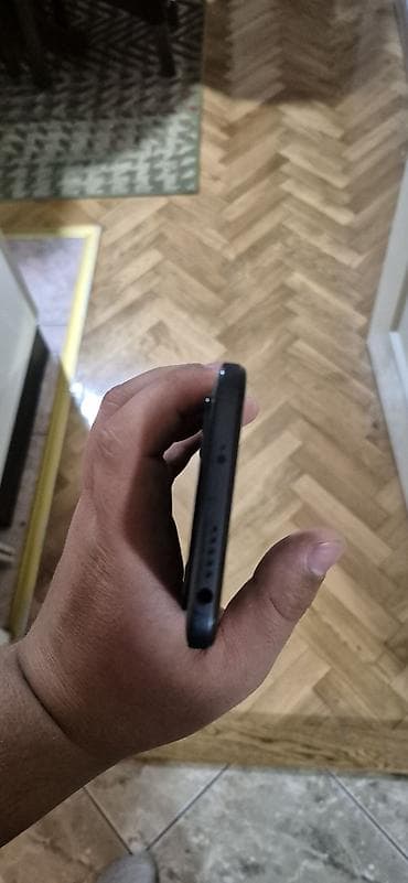 kamera za snimanje voznje: POCO M4 pro 4g– AI Triple Camera 64 MP Karakteristike: - Zadnja — 2