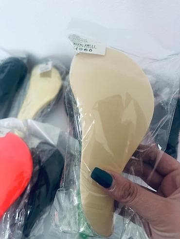 pantalone za devojke: Četke- 4 kom za 1.300 dinara🩶⭕⭕ — 3