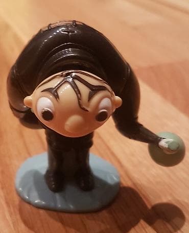 meda igracka: Carl Karcher enterprices.
igracka. mrda glavu. iz nekog filma — 1