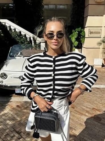 Cena 2400din 
S M L XL