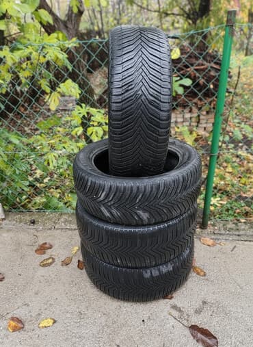 felne 5x112 r18: Set od 4 automobilske gume sa izraženim „V“/chevron šarom gaznog sloja — 1