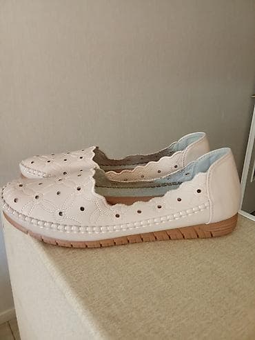 elegantne ženske cipele: Nove Kožne ženske mokasine 39,5 broj. Unutrašnje gazište 25, 3cm — 5