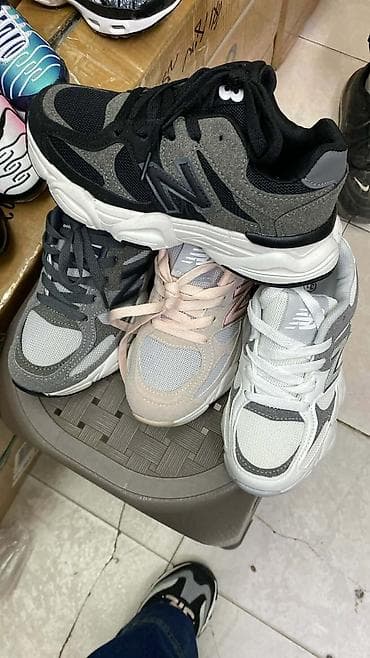 platforma patike: Dečije patike- model sa debelim đonom - Cena 3000 — 2