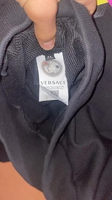 svecane pantalone i kosulje muske: Versace muški dukser (sweatshirt) – crni, Made in Italy - Model — 3