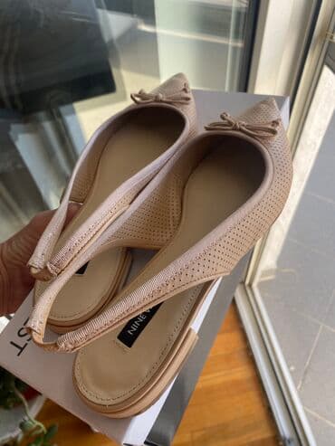 kacket nike: Sandals, Nine West, 40 — 4