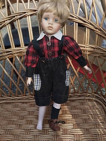 zute cipele: Porcelanska lutka – dečak sa plavim očima - Materijal — 1