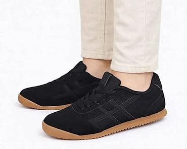 Crne unisex patike sa ravnim đonom – lifestyle/sportski model - Boja