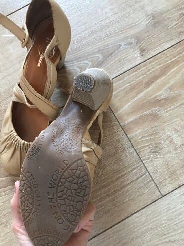ara cipele zenske: Bata kozne spolja i iznutra zneske sandale broj 38 obucene su par — 3