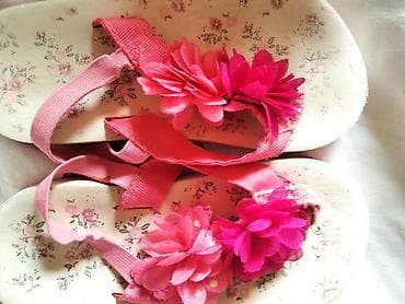 Ostala dečija obuća: Japanke sandale sa mašnama NEXT Veličina 25 ug uslikano 15 cm — 4