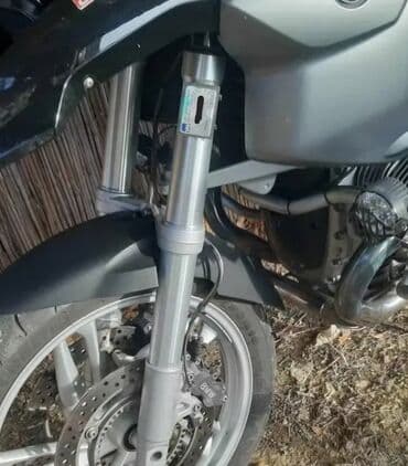 starter za auto: Nosač / držač registracione nalepnice za motocikle. Izradjen od ABS — 4
