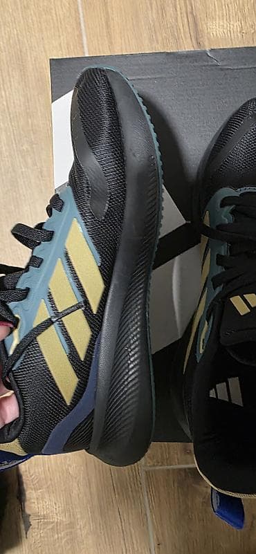 barracuda patike: Patike adidas lifestyle,par puta nosene,kao nove.Vel.37 CENA FiXNA - — 7