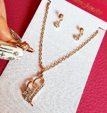 apple beograd: Set: Earrings, Necklace — 2