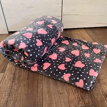 Kitchenware: 🌿 plišana ćebad🌿
🌿Dimenzije-200*200 
🌿Cena-2300 din — 2