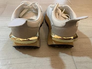 nike 90 bele: Patike sa platformom, bele sa bež detaljima i zlatnim akcentima na — 4