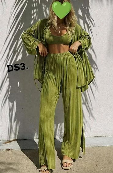 Ženski trodelni komplet od plisiranog materijala - Komadi: košulja na na lalafo.rs Ženski trodelni komplet od plisiranog materijala - Komadi: košulja na