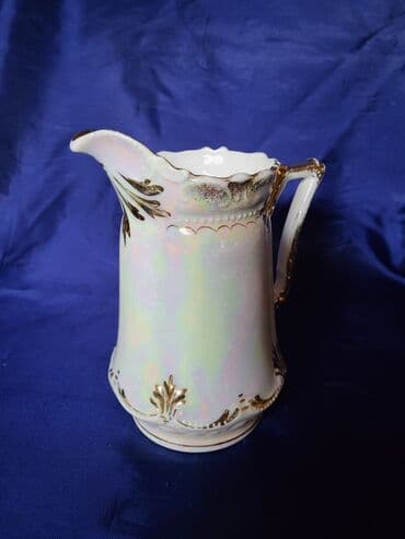 Čajnici: Bokal porcelan,sedef glazura 1914 do 1918godina. Bokal je — 5