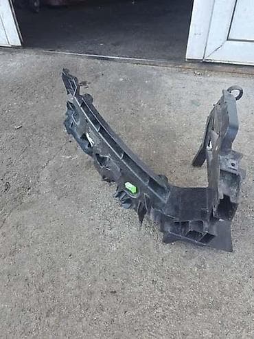 Branici: DESNI NOSAČ FARA ZA AUDI Q5 OD 2012. DO 2015. GOD — 1