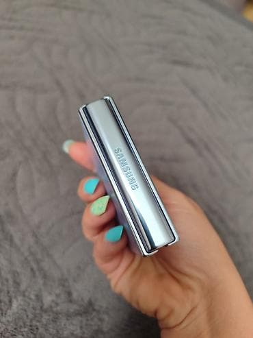 kupujem samsung: Samsun Z Flip 4 8/256 TOP STANJE Telefon je u perfektnom stanju, bez — 4
