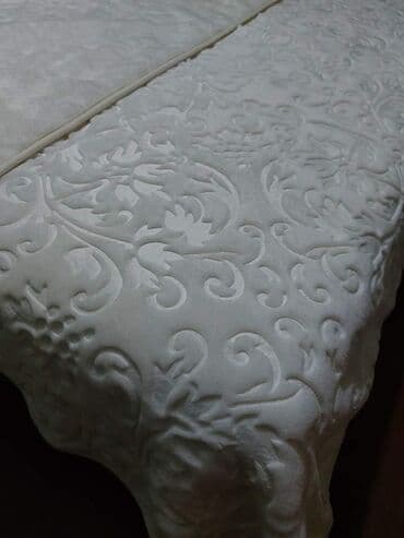 krevetac 6 u 1: Ćebe 220*240
Materijal poliester
Cena 4700 din — 3