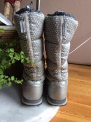 grubin 41: Nike zenske vodootporne cizme u srebrno-sivoj boji,br. 41(26,5 cm) — 1