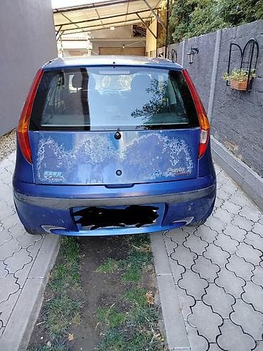 zastita za sedista od dece: Punto sporting,6 brzina,reg do 11.26, 2001 god.,lak se ljušti,ima — 2