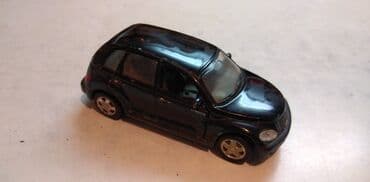 Maisto PT CRuiser 1:39(11 cm.),naprslo z.staklo,vidi se na slici 3 na lalafo.rs Maisto PT CRuiser 1:39(11 cm.),naprslo z.staklo,vidi se na slici 3