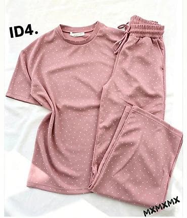 Komplet trenerka sa cirkonima 3.500 dinara 👜⭐⭐ na lalafo.rs Komplet trenerka sa cirkonima 3.500 dinara 👜⭐⭐