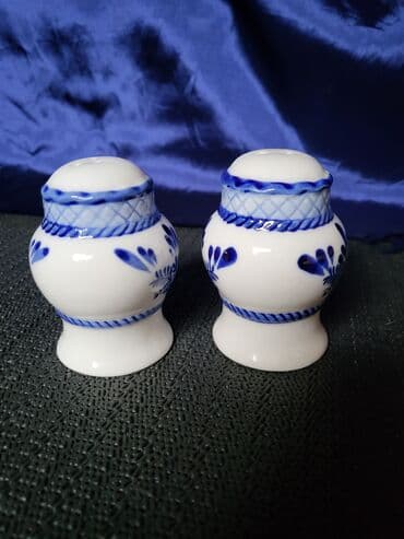 silikonski set za kuhinju: Slanik nov delft holandski rucno oslikan iz 70ih. Mere za jedan,drugi — 6