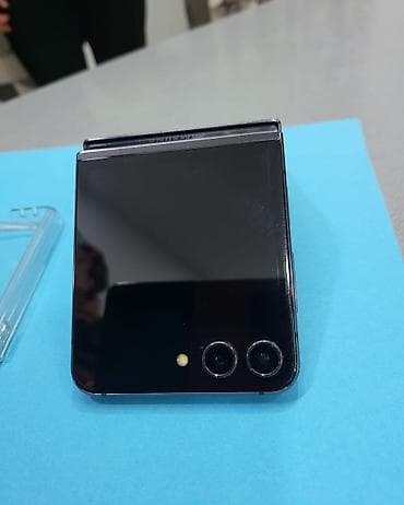 iphone 15 flip: Samsung Galaxy Z Flip5 (SM-F731B) – preklopni pametni telefon Ključne — 10