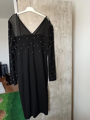 Dresses: Elegantna crna haljina sa bisernim aplikacijama - Model: uska silueta — 1