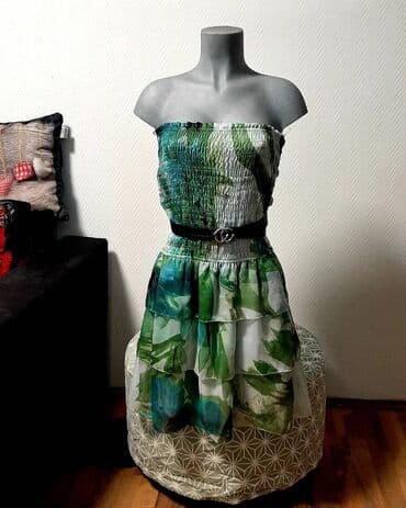 Kape i aksesoari: Cvetna haljina prelepa top. S M vel — 2