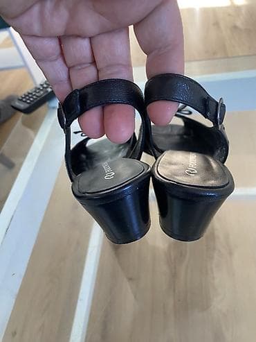 zara zelene sandale: Ženske kožne sandale – Q Footwear - Materijal: prava koža (oznaka — 5