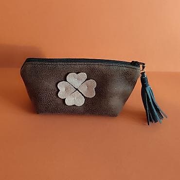 hello kitty privezak: Ručno rađena kozmetička torbica/neseser od eko kože. - Dizajn — 4