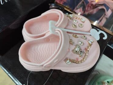 bata obuća: Prelepe decije papuce 
Vel 18-35
1600 din
sd
szd — 27
