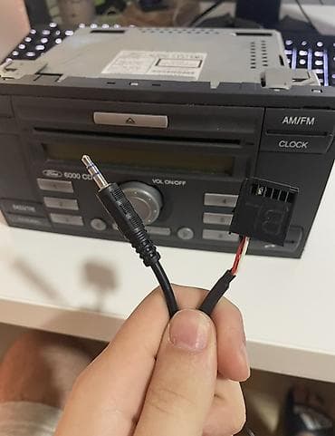 prekidac za kosacicu: Ford 6000 CD fabrički auto radio Sa aux kablom - Originalni Ford Audio — 3