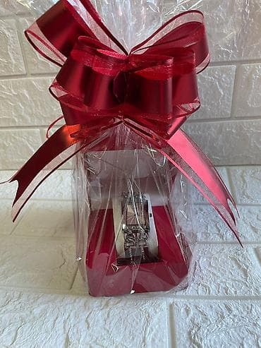 sat protiv hrkanja: 03. Sat u kutiji u poklon pakovanju
Cena:3300din — 2