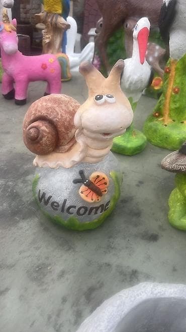 ukrasno svetlece drvo: Vrtna dekoracija – figura puža na kamenu sa natpisom “Welcome” - — 1